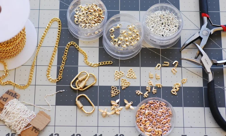 A Complete Guide to Giving the Right Type of Handmade Jewellery as a Gift for a Loved One