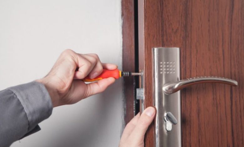 What to Expect from Emergency Locksmith Services When You're Locked Out
