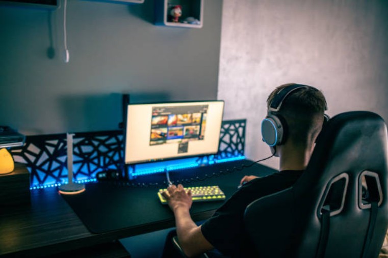 How to Play Online Games and Make the Experience More Fun