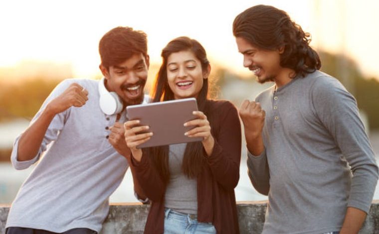 How Online Games Build Global Communities