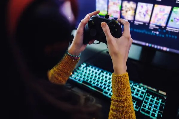 How Online Gaming Blends Fun, Strategy, And Connection