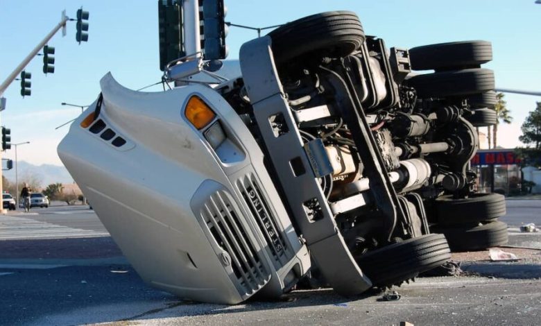 How Truck Accident Lawyers Can Help After a Las Vegas Crash